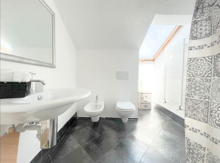 Mansarda Vista Mare A Zinola Apartamento Savona Exterior foto